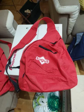 Mochila cruzada con estampado infantil