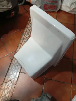 Pila de lavadero blanca