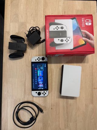 Nintendo Switch OLED Bianca e Nera