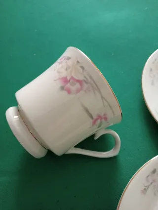 Set 4 Tazze da Tè con Piattini