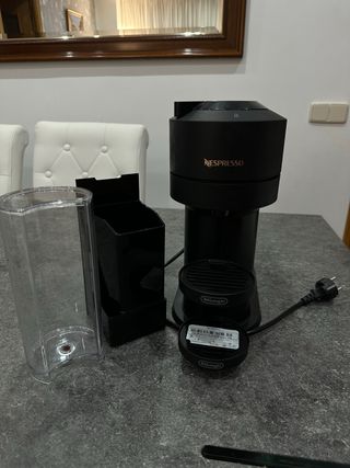 Cafetera Nespresso Vertuo Negro Mate