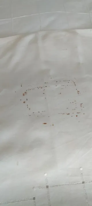 Paño antiguo de lino crudo bordado a mano