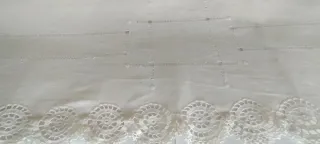 Paño antiguo de lino crudo bordado a mano