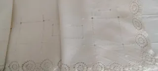 Paño antiguo de lino crudo bordado a mano