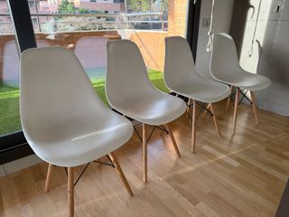 Juego de 4 Sillas Nórdicas Blancas