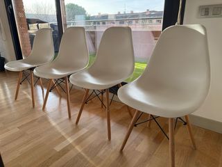 Juego de 4 Sillas Nórdicas Blancas