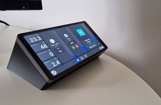 Shelly Wall Display X2 Soporte Mesa 35º