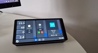 Shelly Wall Display X2 Soporte Mesa 35º