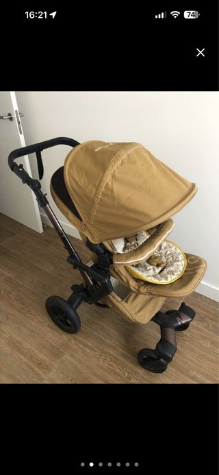 Carrito de bebé color Camel marca Concord.