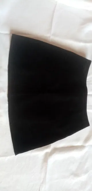 Falda mini ante negra con cinturón