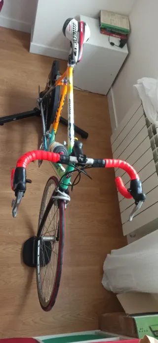 Rodillo Élite Suito + Bici Zeus Megafoco