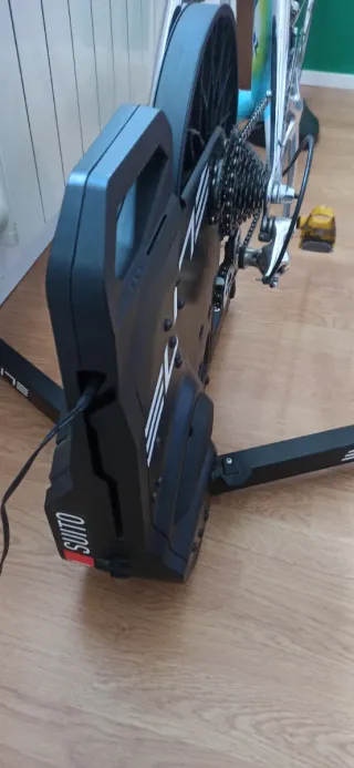 Rodillo Élite Suito + Bici Zeus Megafoco