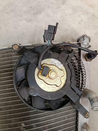 Radiador Suzuki GSXR 750 K4/K5 com Ventoinha
