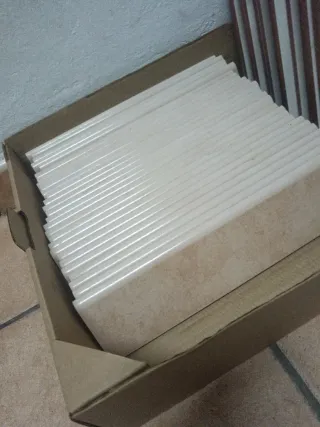 Azulejos beige para baño o cocina