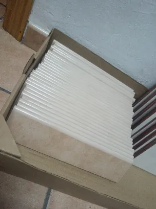 Azulejos beige para baño o cocina