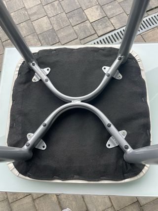 Mesa de cocina y 2 taburetes