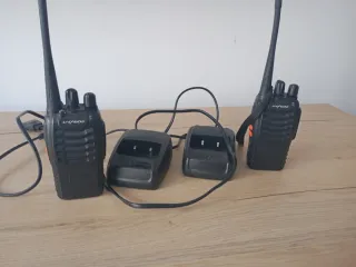 2 Walkie Talkies Uniden con Cargadores