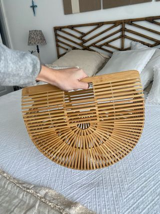 Bolso de madera estilo abanico