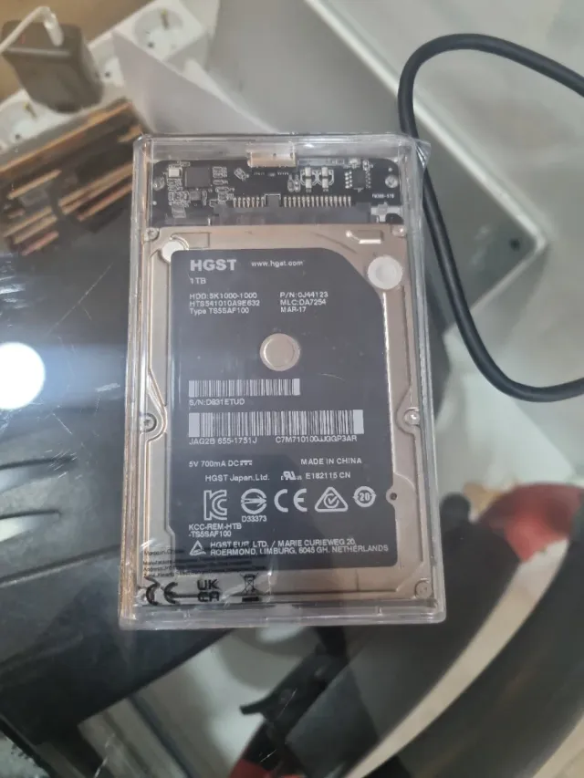 Carcasa + Disco Duro Externo USB 3.0 1TB HGST