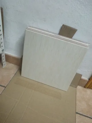 Azulejos de cerámica color crema