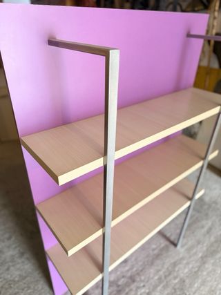 Estanteria beige y morada de gran capacidad