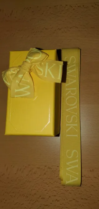 Scatola porta bracciale Swarovski gialla