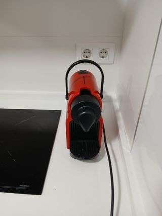 Cafetera Nespresso Roja