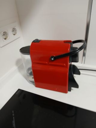 Cafetera Nespresso Roja