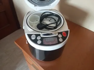 Robot Cocina Gourmet Negro y Blanco