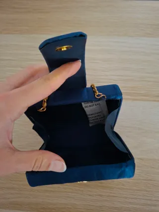 Bolso de fiesta azul con cadena dorada para niña