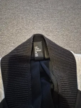 Chaqueta Adidas Negra y Roja