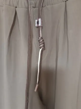 Pantalón de mujer verde oliva