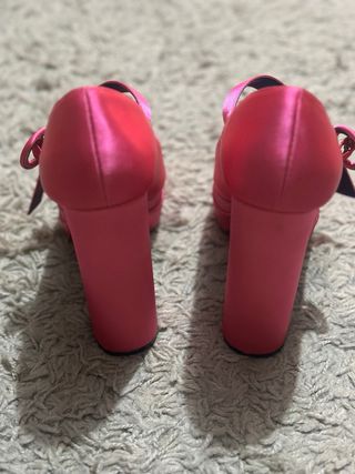 Conjunto bolso y zapatos de fiesta fucsia