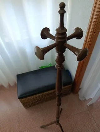 Perchero de madera