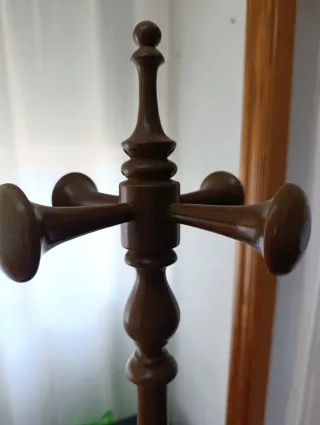 Perchero de madera