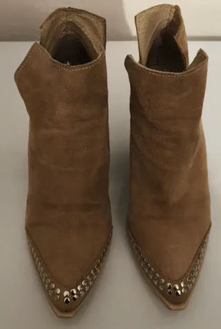 Stivaletti donna camoscio con borchie