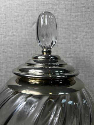 Tarro decorativo de cristal con tapa metálica