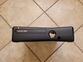 Console Xbox 360 Slim Nera per ricambi guasta LED