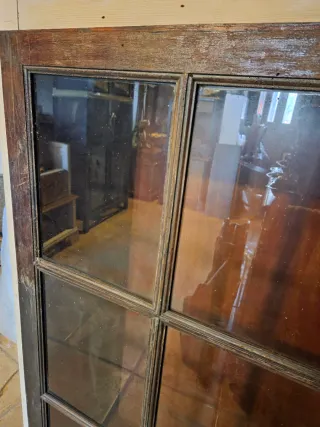 Mueble vitrina artesanal