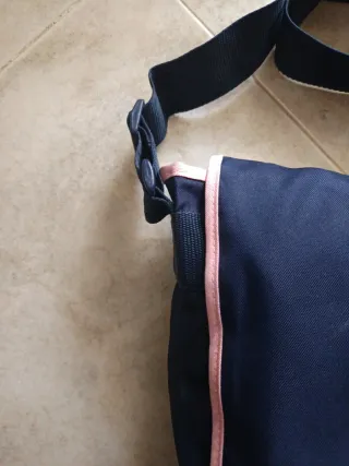 Borsa a tracolla Asics blu e rosa