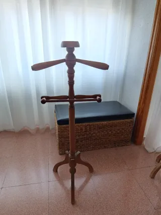 Galán de noche de madera