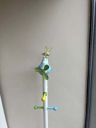 Perchero infantil conejito y avión