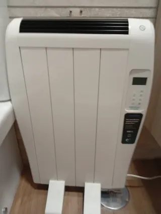 Calefactor eléctrico blanco