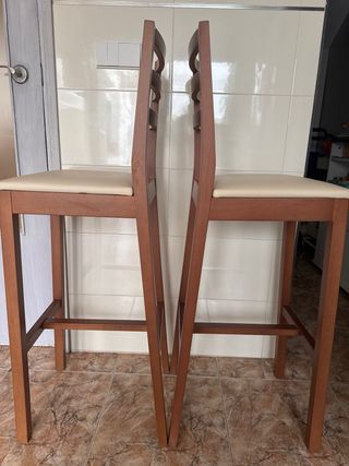 2 Taburetes altos madera y polipiel