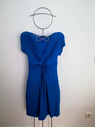 Vestido premamá azul con nudo