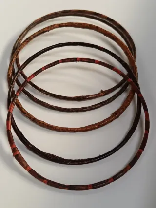 Set bracciali rigidi naturali