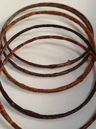 Set bracciali rigidi naturali