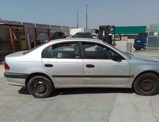 Toyota 5323557 54533366 faro izq avensis berlina