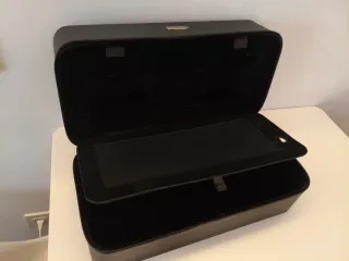 Maletín negro rígido