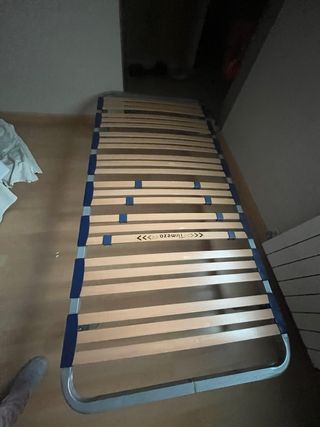 Somier 90cm con patas metálicas